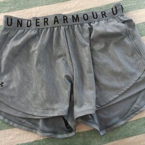NWOT UNDER ARMOUR GRAY PATTERNED ATHLETIC / GYM SHORTS, SIZE "L"